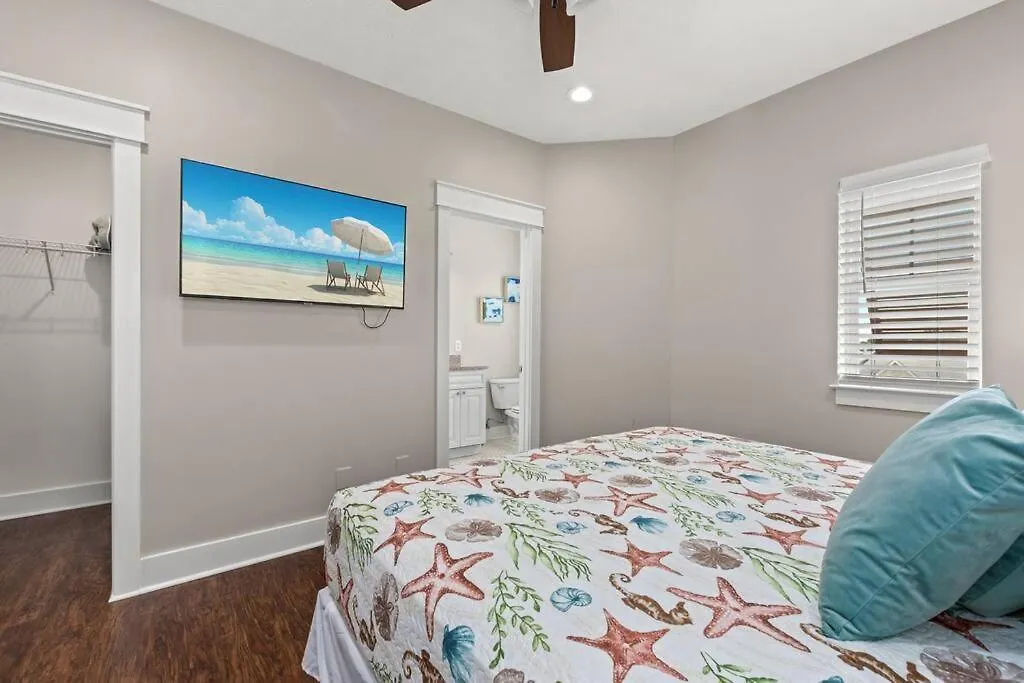 Seas The Day: Luxury Villa with Private Pool and Complimentary Amenities Panama City Beach