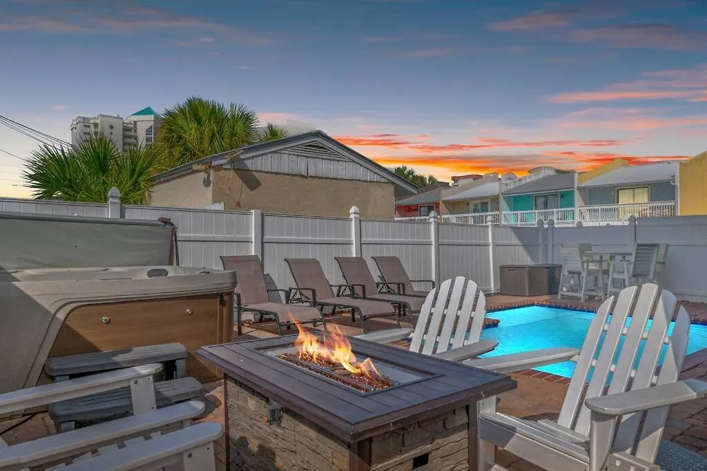 Holiday home Seas The Day: Luxury Villa with Private Pool and Complimentary Amenities Panama City Beach