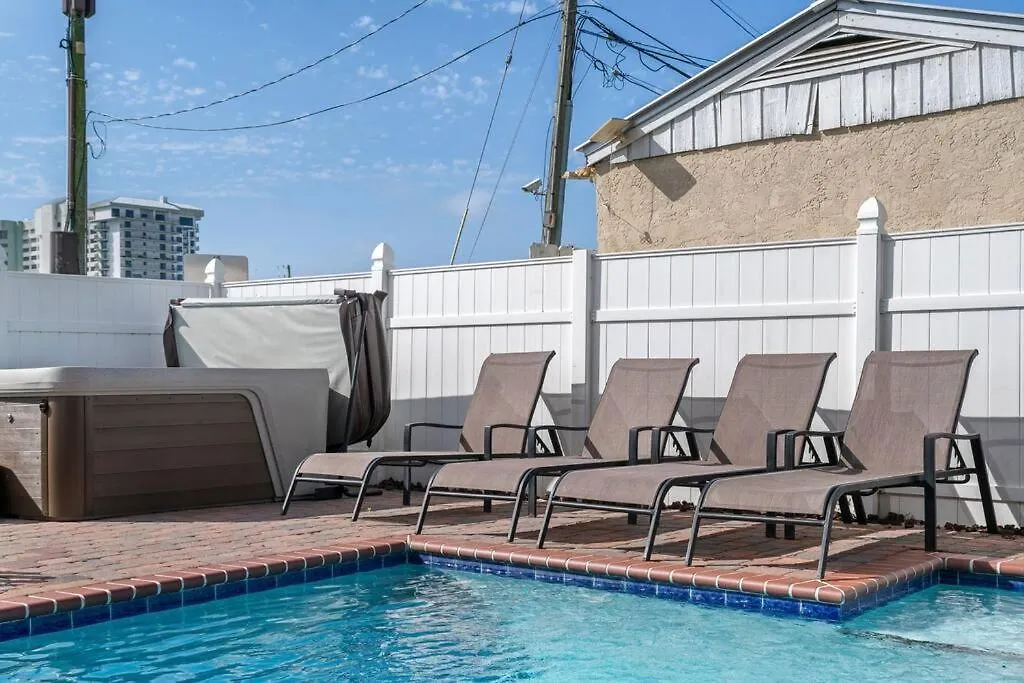 Seas The Day: Luxury Villa with Private Pool and Complimentary Amenities Panama City Beach Holiday home