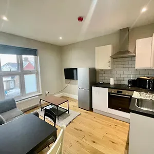 https://cosy-1-bedroom-flat.brighton-hotels-england.com